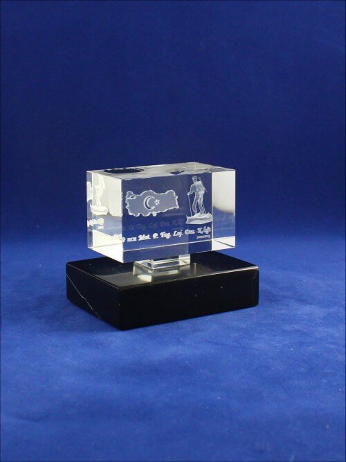 Nur Plaket NP-171 kodlu lazer ürün, 7 × 8 cm